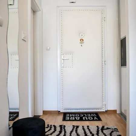 Lauris Luxury Apartment *