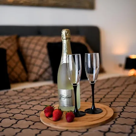 Lauris Luxury Apartment *