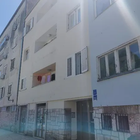 Lauris Luxury Apartment *