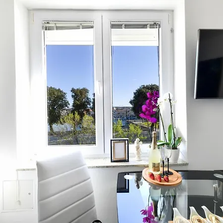 Lauris Luxury Apartment *