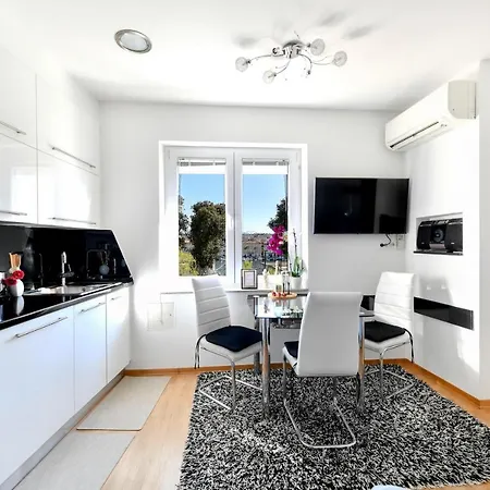 Lauris Luxury Apartment *